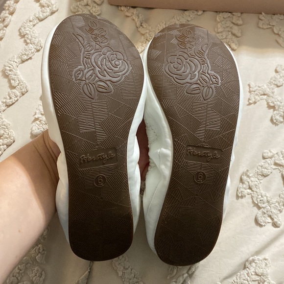 Women’s white ballet flats slip on shoes - Picture 3 of 5